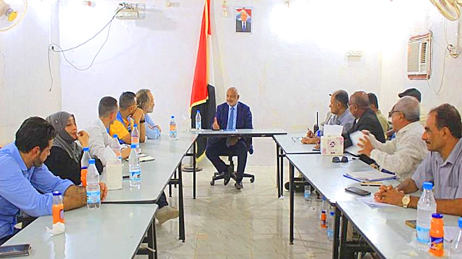 ​محافظ الحديدة يبحث مع مسؤول أممي خطة الاستجابة الإنسانية